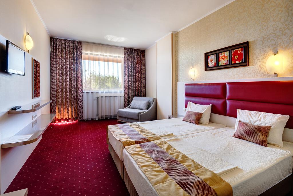 CAPRI_HOTEL_NESSEBAR_BULGARIA_AIR_TOUR_TRAVEL